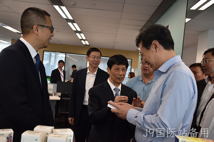 山东省日照市市长李永红一行来J9国际站备用上海分公司考察调研